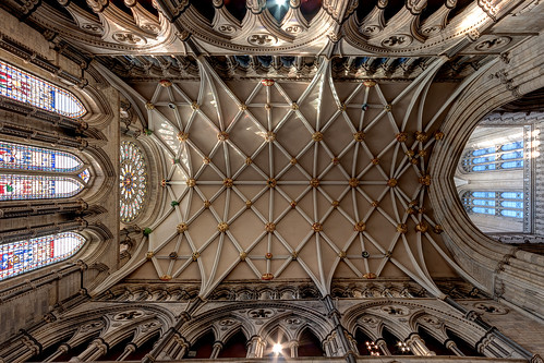 englishgothic minster yorkminster architecture buildings cathedral church gothic lowpov lowangleofview medieval sacral sacred stainedglass york northyorkshire unitedkingdom england canoneos40d