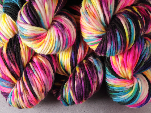 Phlump Merino – hand-dyed super chunky superwash pure wool yarn 200g – ‘Shinjuku’