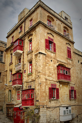 malta valletta architektura architecture building ancient balcony booth box british capital city cityscape color door europe facade historic historical house island maltese medieval mediterranean old red retro street telephone tourism town traditional travel typical urban view vintage wall window balconies architettura lines linia balkone gebäude fassade valetta