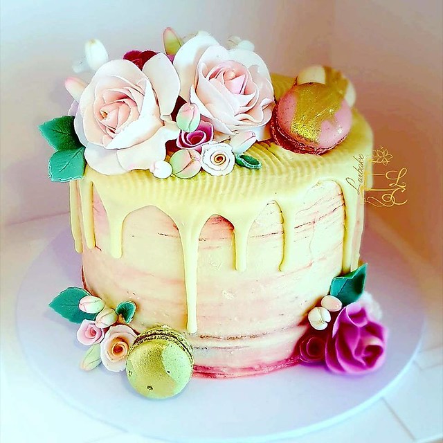 Cake by Luxbake.Cakes