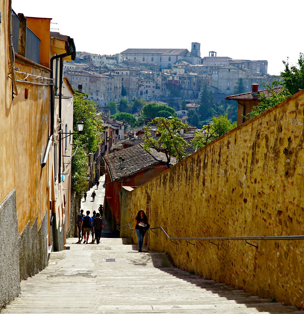 Portaita, paljon portaita. Perugia