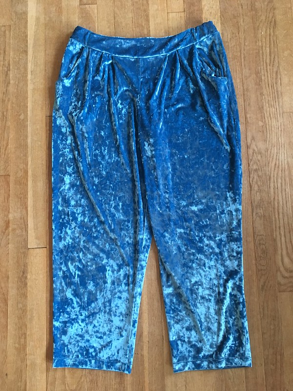 Simplicity 1887 pants in crushed stretch velvet