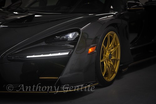 mclaren car expensive exotic britain british england europe eos canon canoneos5dmarkii canon5dmarkii canonef70200mmf28lis supercar carspotting carbonfiber gold anthonygentilephotography artforsale auto