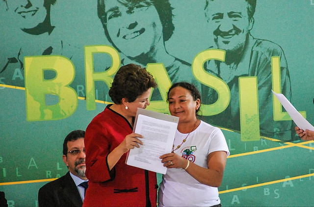 Dilma Ferreira Silva y la entonces presidenta de Brasil, Dilma Rousseff, del Partido de los Trabajadores (PT) - Créditos: Divulgación/MAB