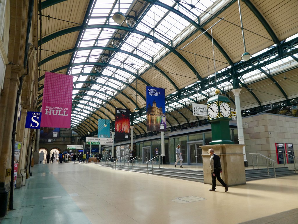 Hull Paragon station concourse