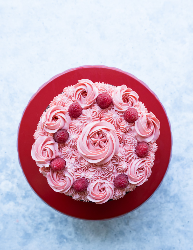 Valentine's Day Chocolate Raspberry Cake www.pineappleandcoconut.com
