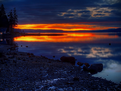 washingtonstate pacificnorthwest hoodcanal sunset twilight reflections water rocks seashore clouds