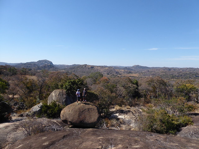 POR ZIMBABWE Y BOTSWANA, DE NOVATOS EN EL AFRICA AUSTRAL - Blogs de Africa Sur - Explorando el Parque Nacional de Matobo (41)