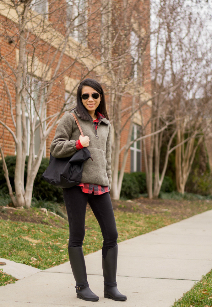 Madewell polartec fleece popover jacket in highland green, red buffalo check shirt and thermal top, black skinny jeans, Longchamp large Le Pliage, Banana Republic buckle strap rainboot