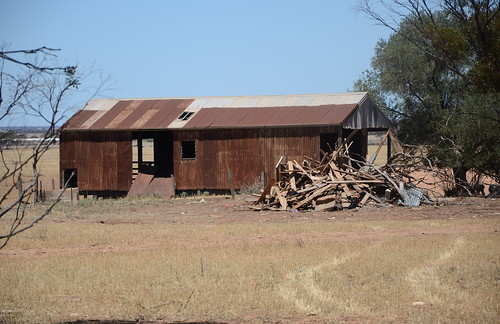 abandoned farm owen southaustralia australia shed