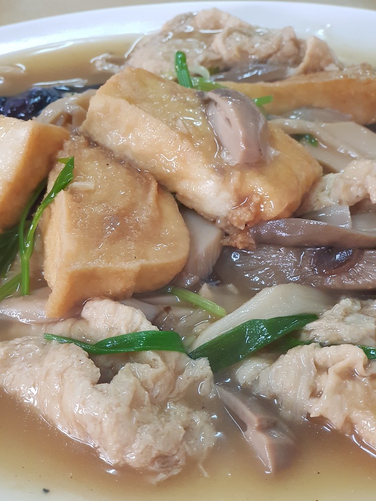 豆根豆腐 tou kan tou fu rm$15 @ Restoran Jin Zhou 金州海鲜食店 SS19