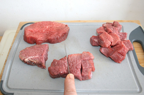 10 - Rindfleisch würfeln / Dice beef
