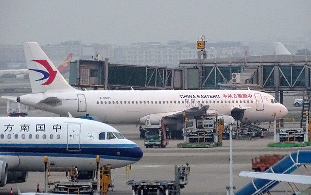 China Eastern Airlines Airbus A320 B-6831