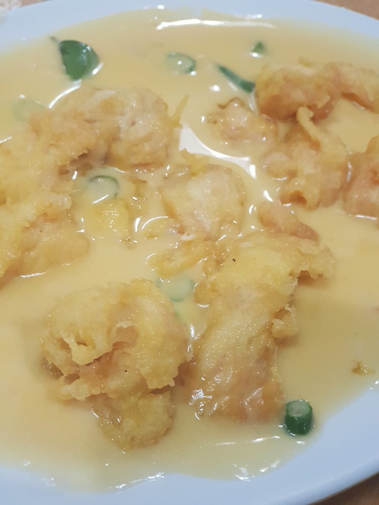 奶油鸡饭 Butter Milk Boneless Chicken Rice w/drinks rm$12.90 @ Gold Chili Seafood Restaurant USJ21