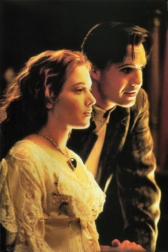Kate Winslet and Billy Zane in Titanic (1997)