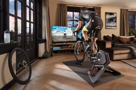 Garmin koupil výrobce cyklistických indoor trenažérů TACX