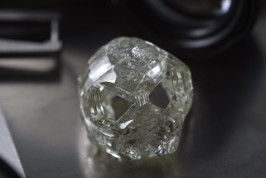 Компания «АЛРОСА» нашла алмаз в форме сердца ко Дню всех влюбленных ЦВЕТНАЯ МЕТАЛЛУРГИЯ