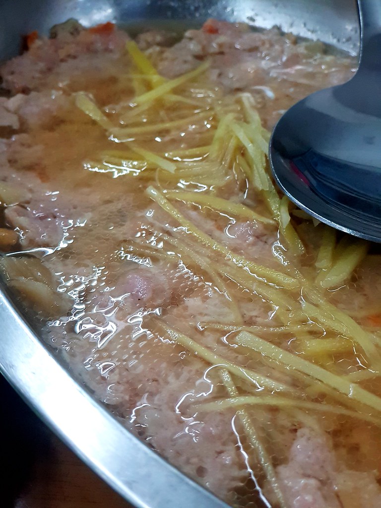 吊片蒸肉碎饼 Steam Pork with Cuttlrfish Slices rm$15 @ 蕉賴四樓馳名蒸魚頭 Flat Cheras Restaurant at Taman Subang Permai