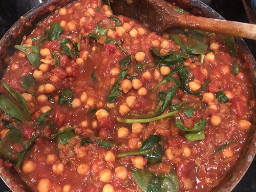 Chickpea and spinach curry