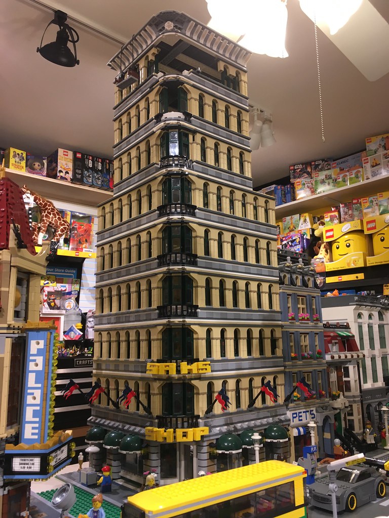 Lego Grand Emporium XL
