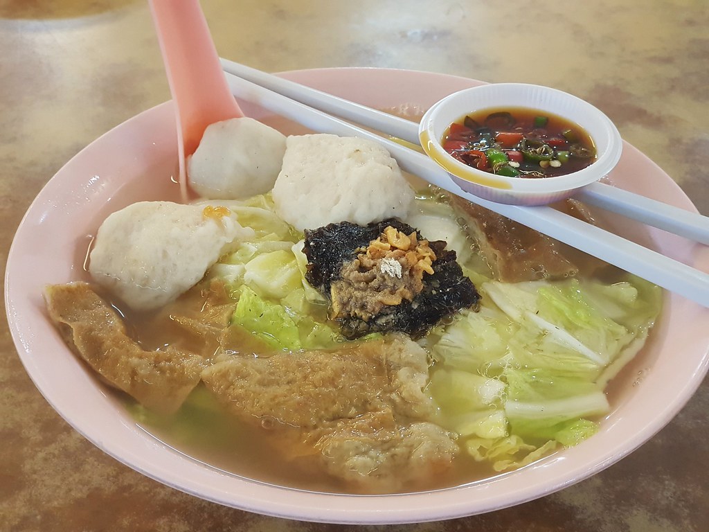 鱼滑清汤河粉 Fish Paste Hor Fun Soup rm$7 @ Restoran Kwai Sun (桂生餐馆) SS15