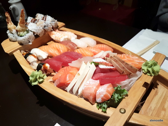  Sashimi Sushi and Maki Boat