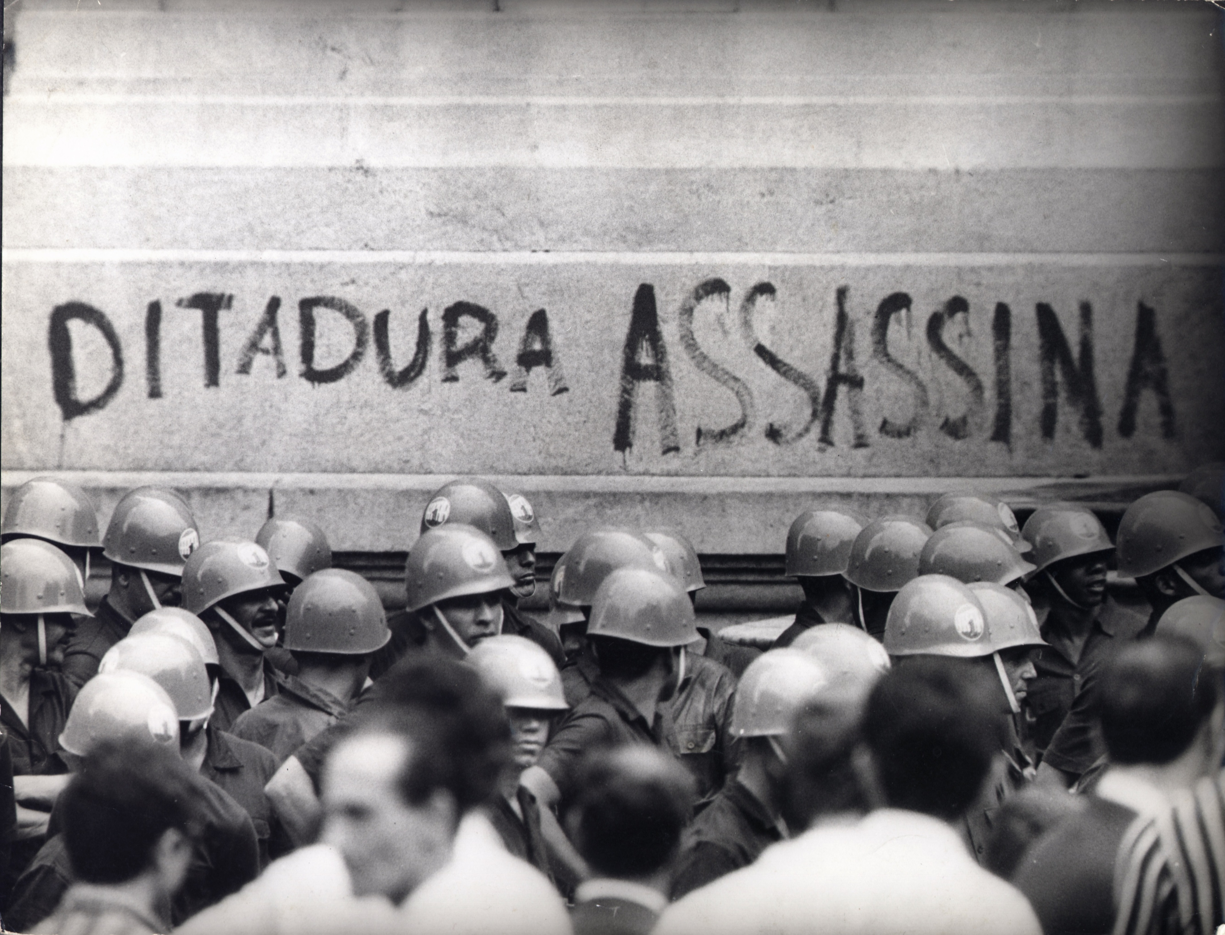 Manifestação no Rio de Janeiro em 1968. Foto: Arquivo Nacional, Correio da Manhã.
