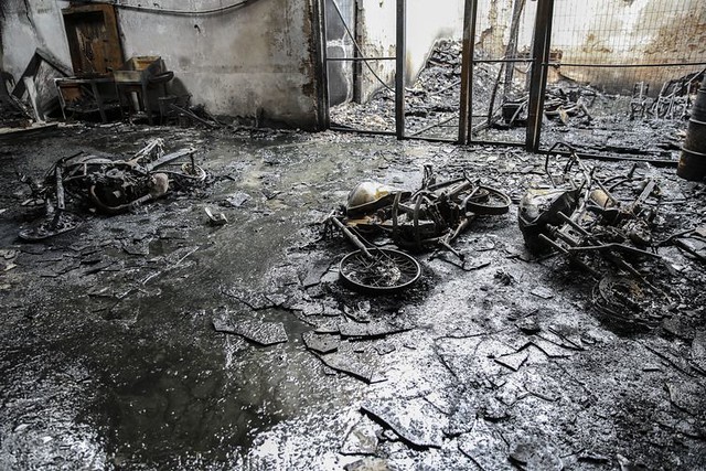 Loja de revenda de motos foi incendiada em Fortaleza (CE) durante ataques - Créditos: José Cruz/Agência Brasil