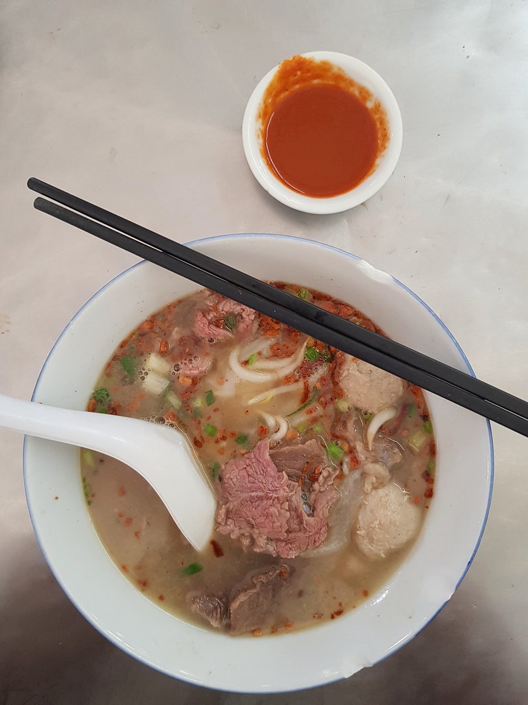 牛肉面汤 Beef Noodle Soup rm$10.50 @ 呂家打石街牛肉粿條湯飯店 Beef Noodle Loo Siew Theng (ST Loo Cafe) at Lebuh Carnarvon, Penang