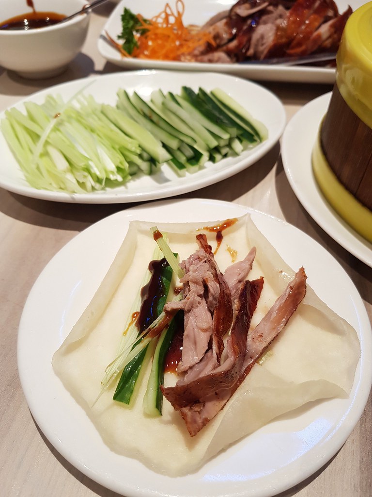 北京片皮鸭(半只) Roast Peking Duck w/Pancake rm$45.80 @ 乡村烧鸭 Village Roast Duck in Sunway Pyramid