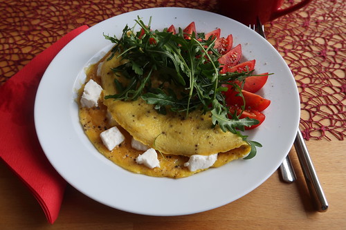 Omelett mit Ziegenfrischkäse, Tomaten und Rucola | Gourmandise