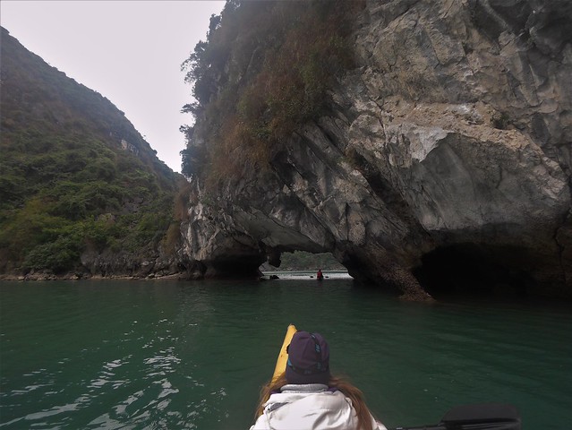 Navegando por Lan Ha y Halong, la bahía de los gigantes de piedra - VIETNAM, TIERRA DE DRAGONES (10)