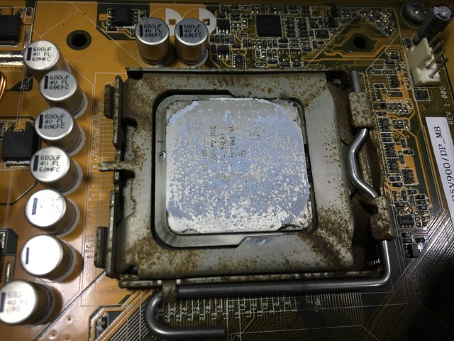 CPU 壓蓋生鏽
