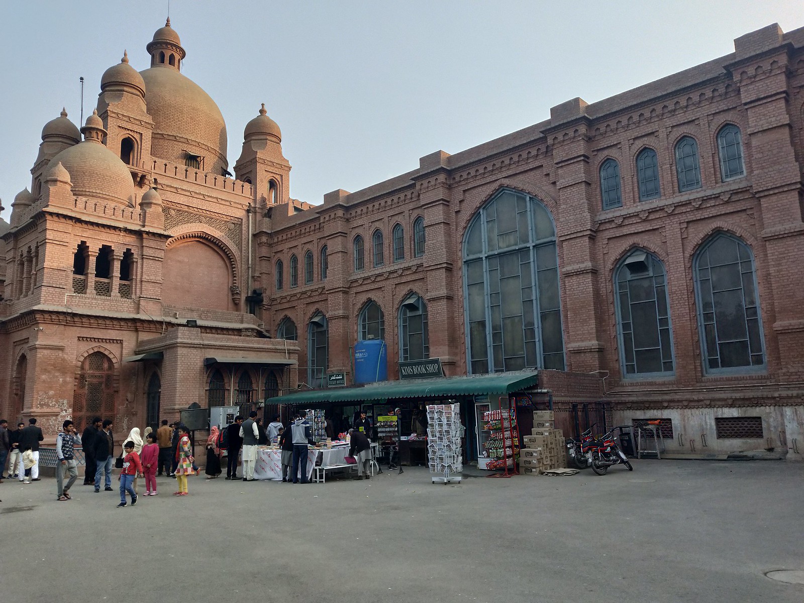 Lahore Museum Picture with HDR Mode on Realme 2 Pro