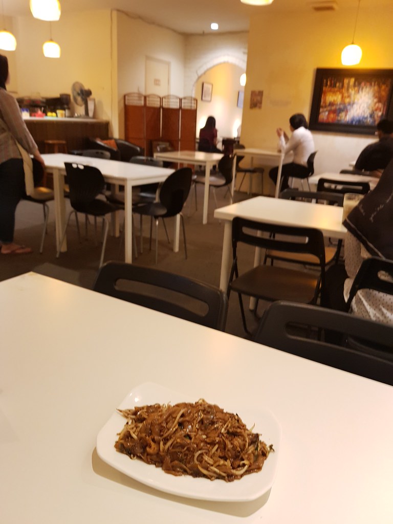 炒粿條 Char Koay Teow rm$7 @ Essence Cafe at PJ Phileo Damansara 1