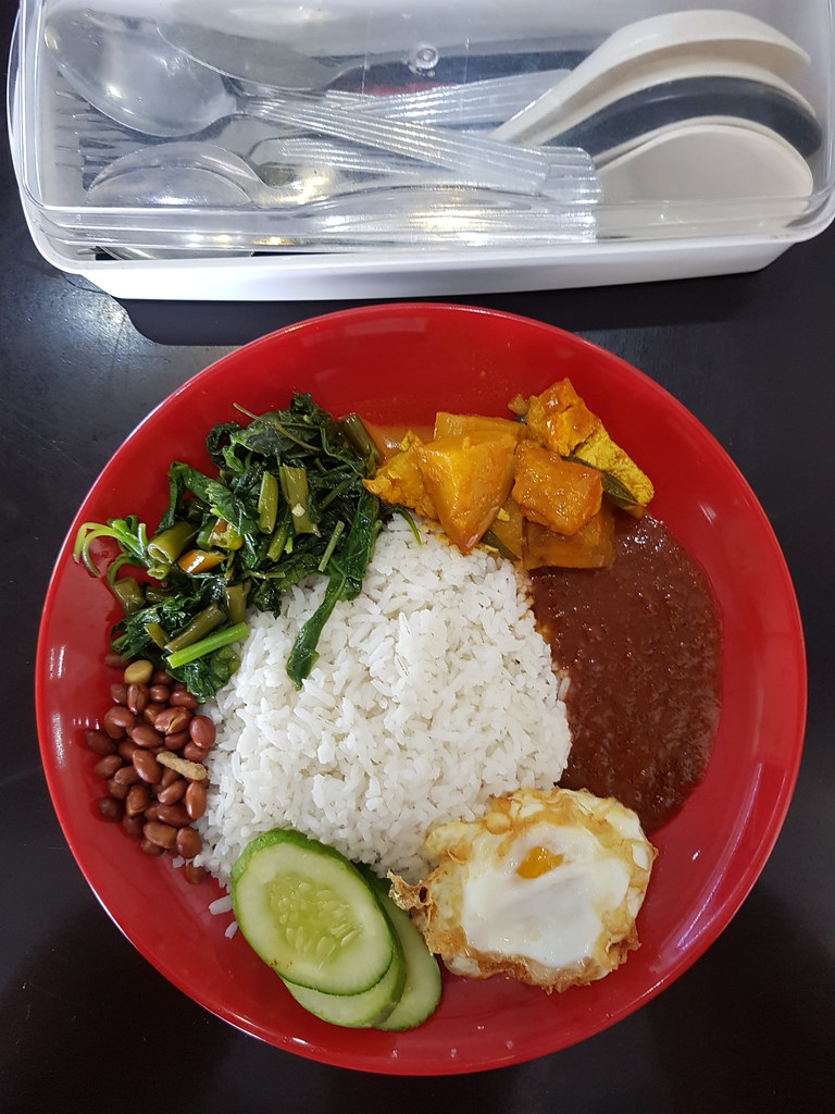 马来素椰酱饭 Vegetarian Nasi Lemak rm$6 & 鸳鸯 Cham $2.50 @ Vege Malaysian Food Stall at 恩法堂 En Fa Tang Restaurant USJ1