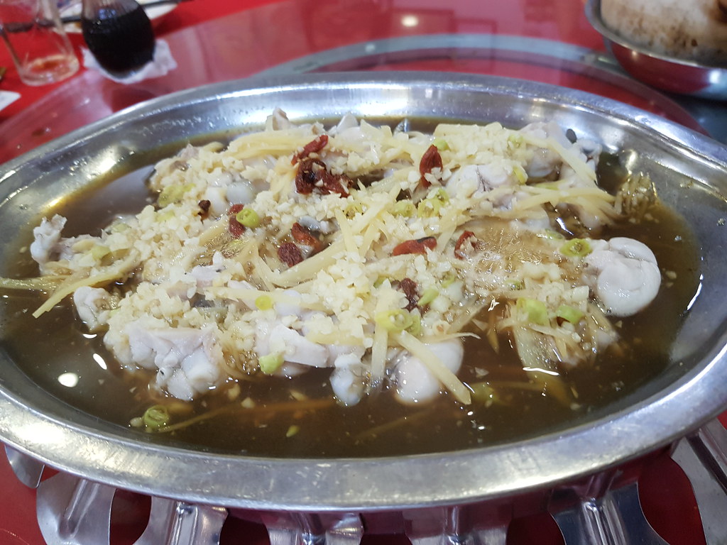 清蒸田鸡(两只) Steamed Frog rm$24 @ 新芽龙 Sin Geylang Restaurant l at 8th Row, Georgetown Penang