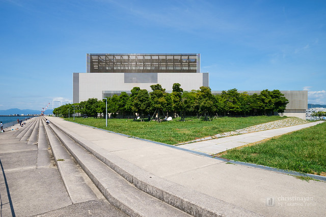 The facade of Hiroshima Environment Bureau, Naka Incineration Plant (広島市環境局　中工場)