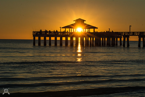 2019 fl florida fortmyersbeach nikon sunset beach silhouette orange pier gulf coast gulfcoast