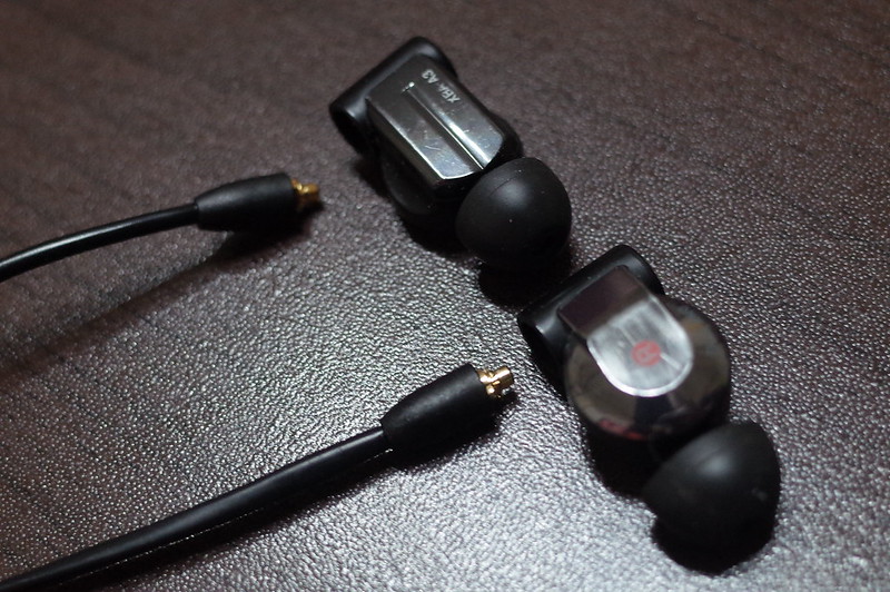 SHURE BLUETOOTH REMOTE+MIC CABLE+SONY XBA A3