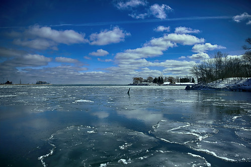 portcredit mississauga ontario canada canon5dmarkiii ef2470mmf28liiusm winter lakeontario lakeside lakeshore ice reflection landscape lifeng