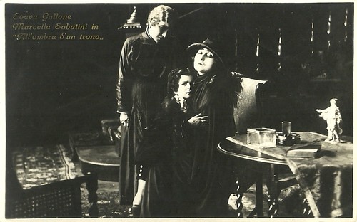 Soava Gallone in All'ombra di un trono (1921)