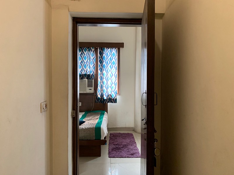 City Life - A Hotel Room, Paharganj