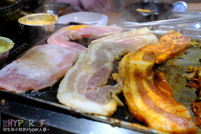 菜豚屋 | 從日本開來台灣的韓式連鎖烤肉店！有桌邊服務代烤專心吃就好，快來享受被五花肉攻擊的飽足感呀～ @強生與小吠的Hyper人蔘~