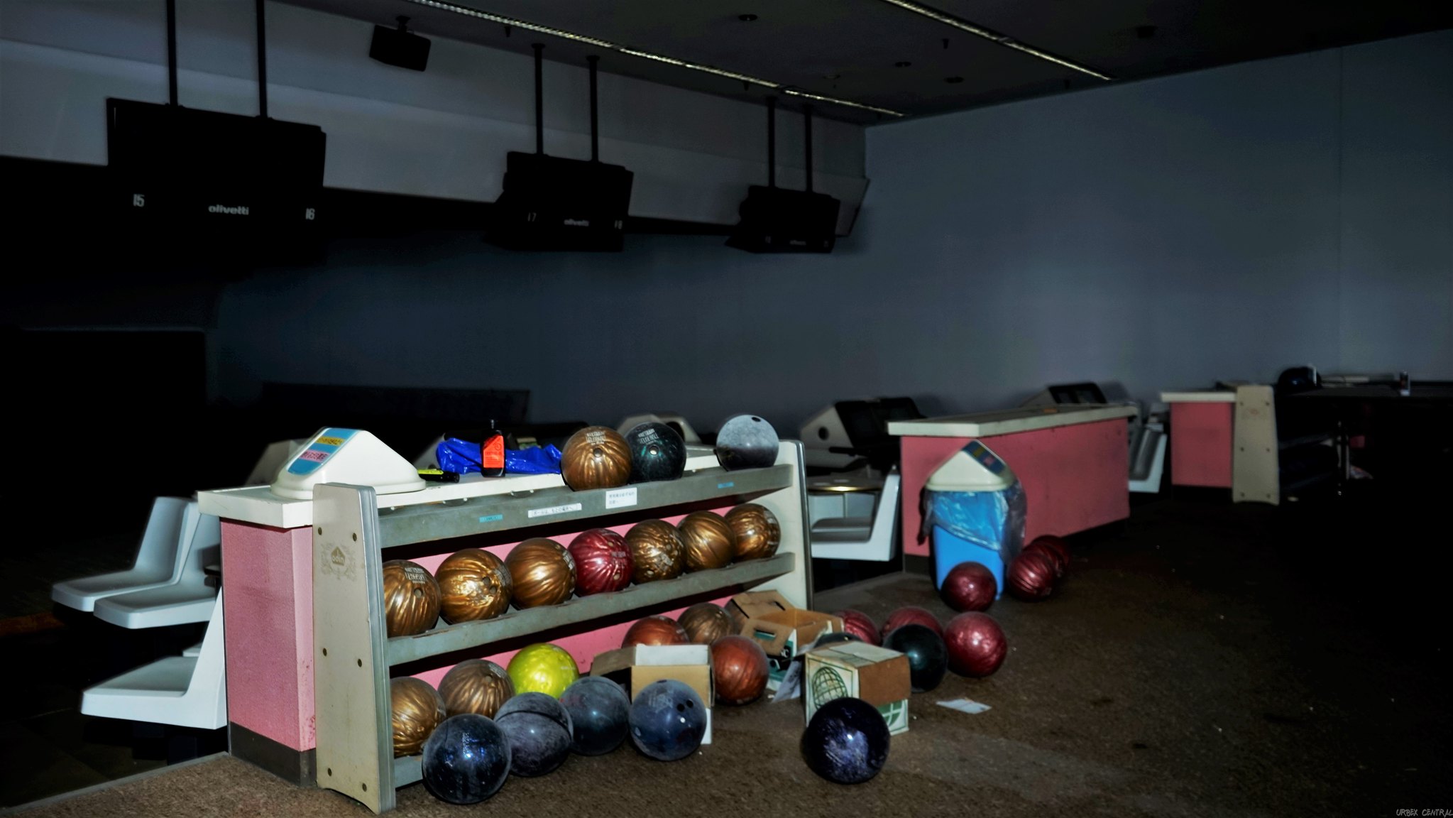 Abandoned bowling japan urbex