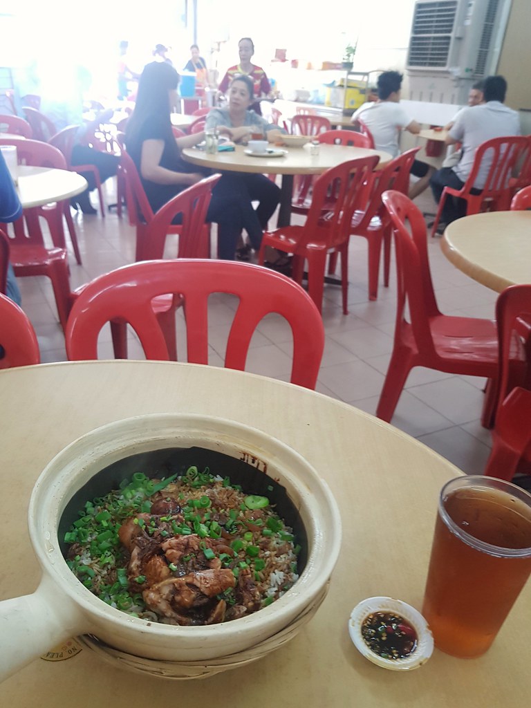 瓦煲鸡粉 Claypot Chicken Rice rm$10 @ Uncle Chong Kopitiam Plt at Taman Subang Permai