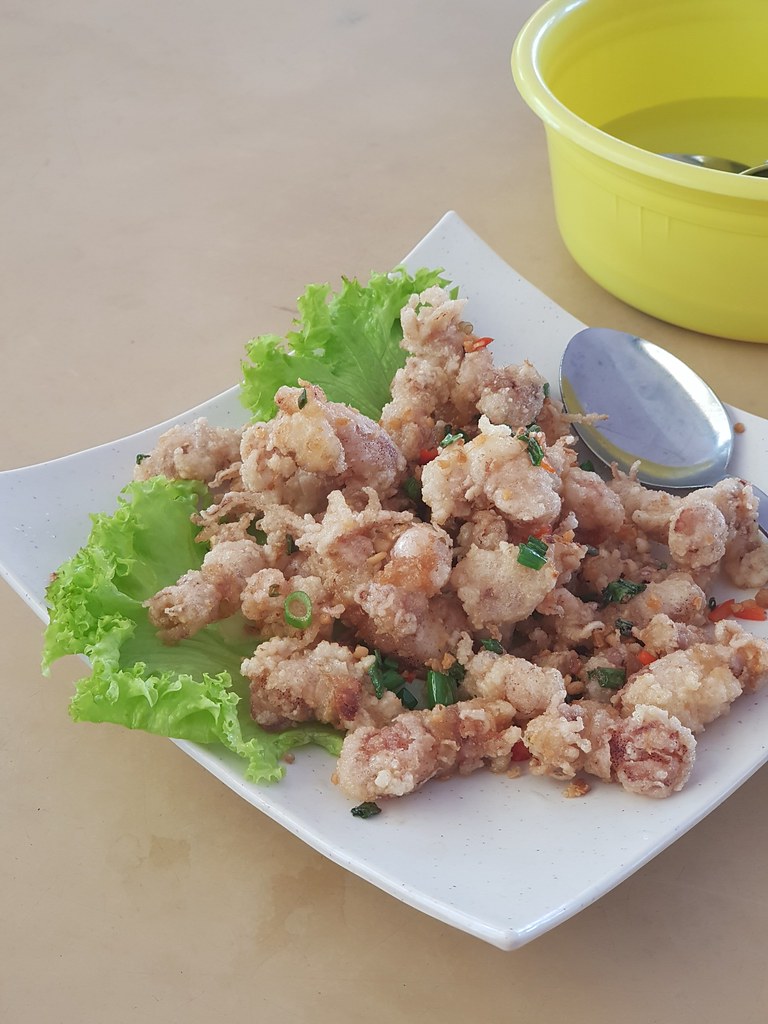 椒盐苏东 Salted Sotong rm$15 @ 亚三峇都港海鲜饭店 Restaurant Asam Batu Laut, Tanjung Sepat