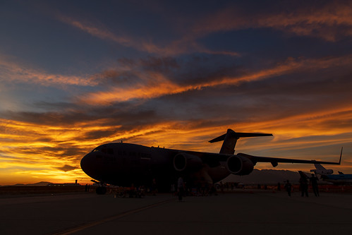 aircraft airshow airport sbdfest sanbernardinointernationalairport sanbernardino california 2018 military silhouette sunset c17 c17globemasteriii