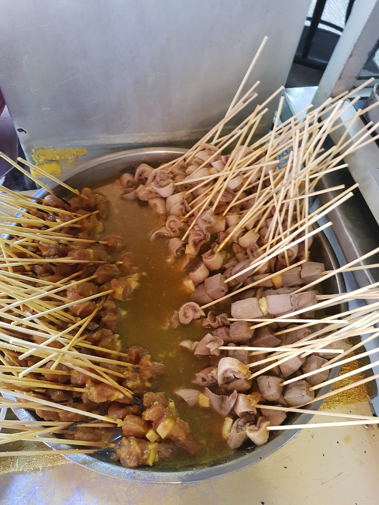 猪肉, 猪肝, 猪肚沙爹 Pork meat & innards Satay rm$1/stick @ Thean Chun (天津茶室) Ipoh