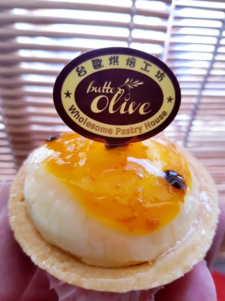 百香果奶酪馅饼 Passion Fruit Cheese Tarts rm$3.50/pc or rm$10/3pcs @ Butter Olive at Taipan USJ10